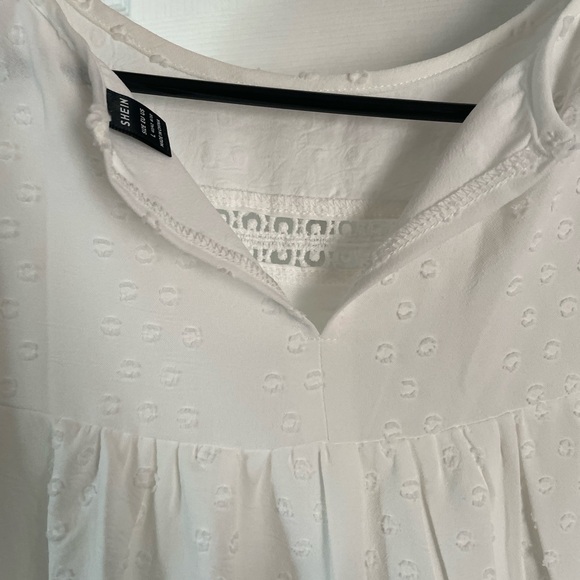 White blouse with detail - Picture 3 of 3